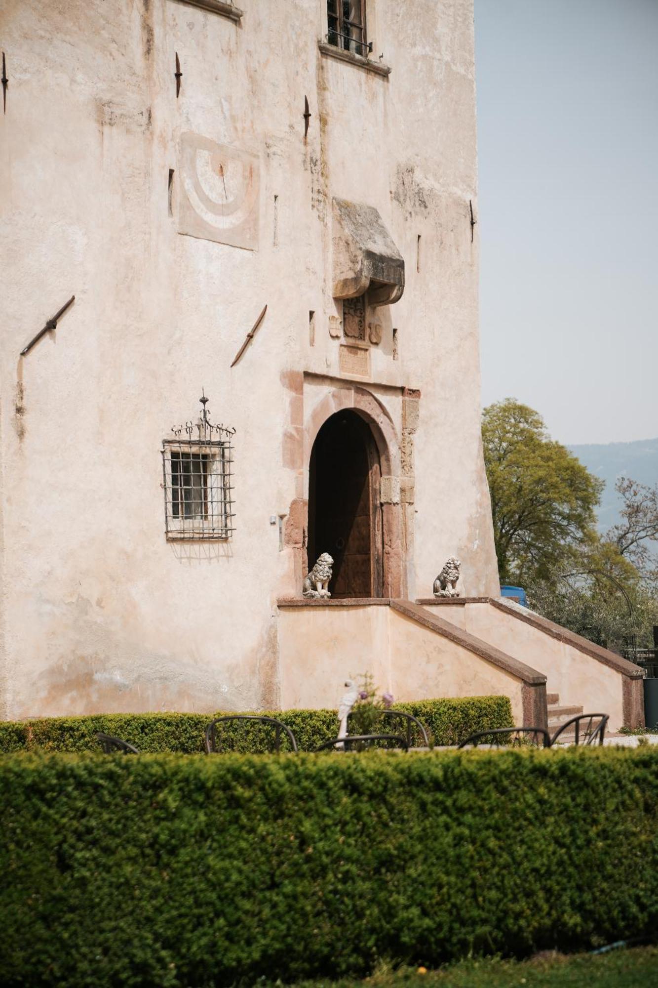 Schloss Freudenstein Eppan an der Weinstraße Buitenkant foto