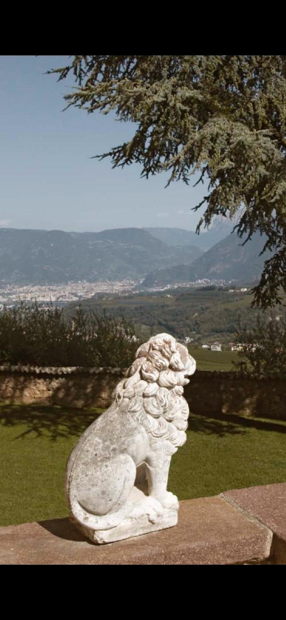 Schloss Freudenstein Eppan an der Weinstraße Buitenkant foto